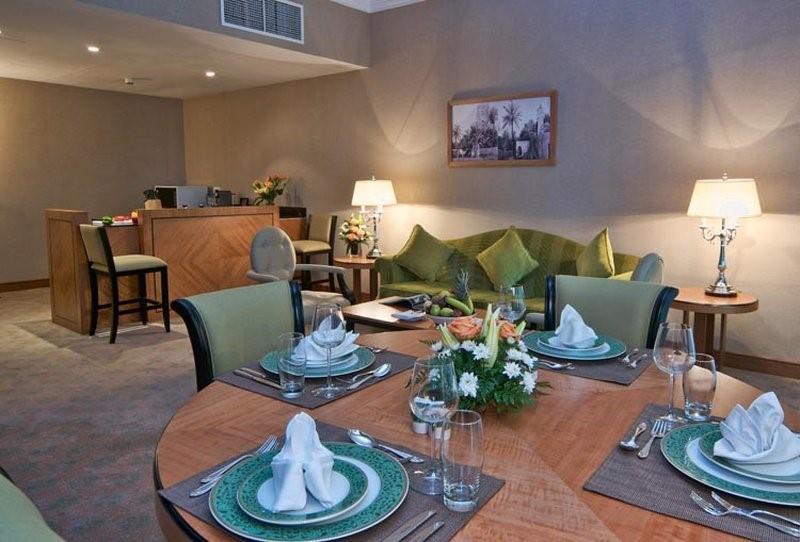 Wiseman Grand Hotel Doha Interior foto A suite at the hotel